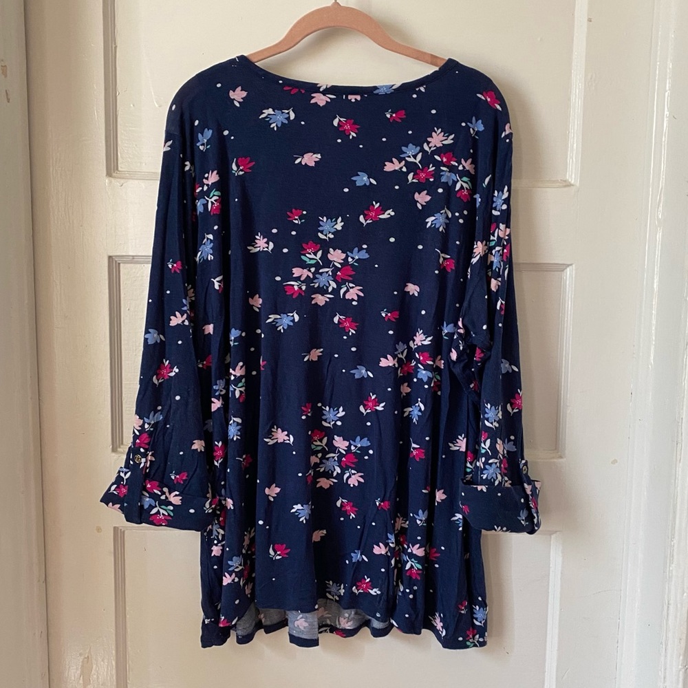 Kim Rogers Floral Navy 3/4 Sleeve top Size 2X - Picture 8 of 14